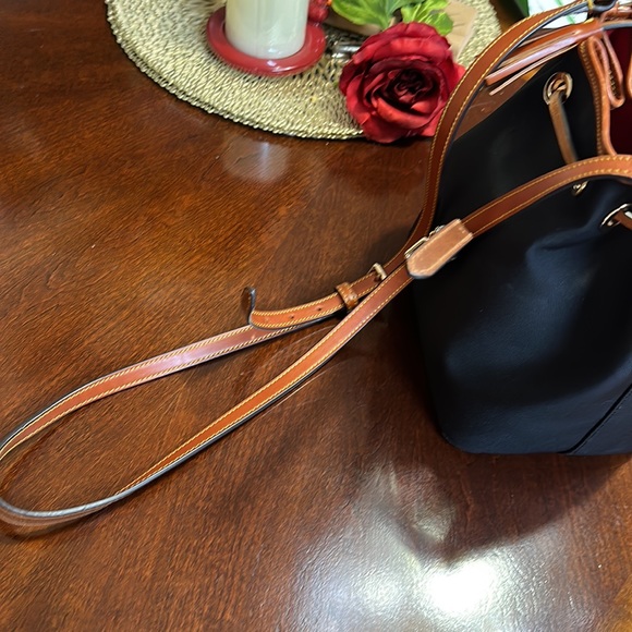 D&B Crossbody - Picture 6 of 7